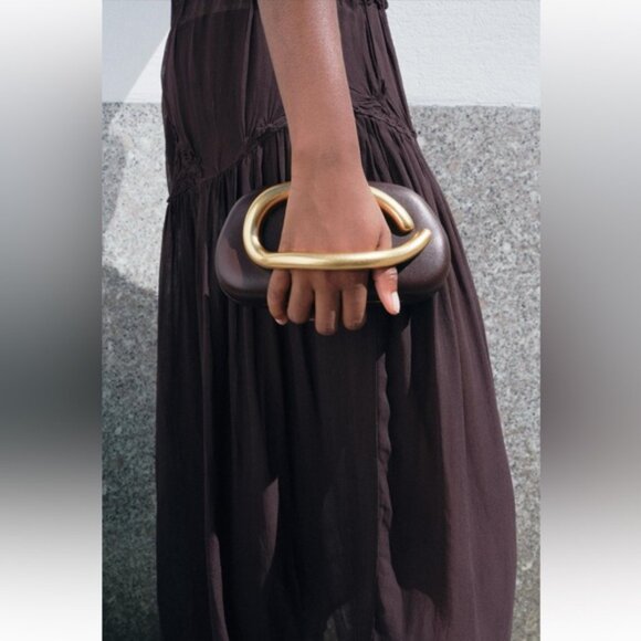 ZARA GOLD CLOSURE BOX CLUTCH - Picture 2 of 8